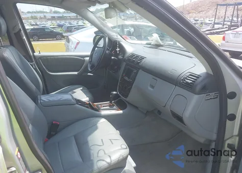 2001 Mercedes-Benz Ml 320 z USA, uszkodzony, nr VIN 4JGAB54E21A277936